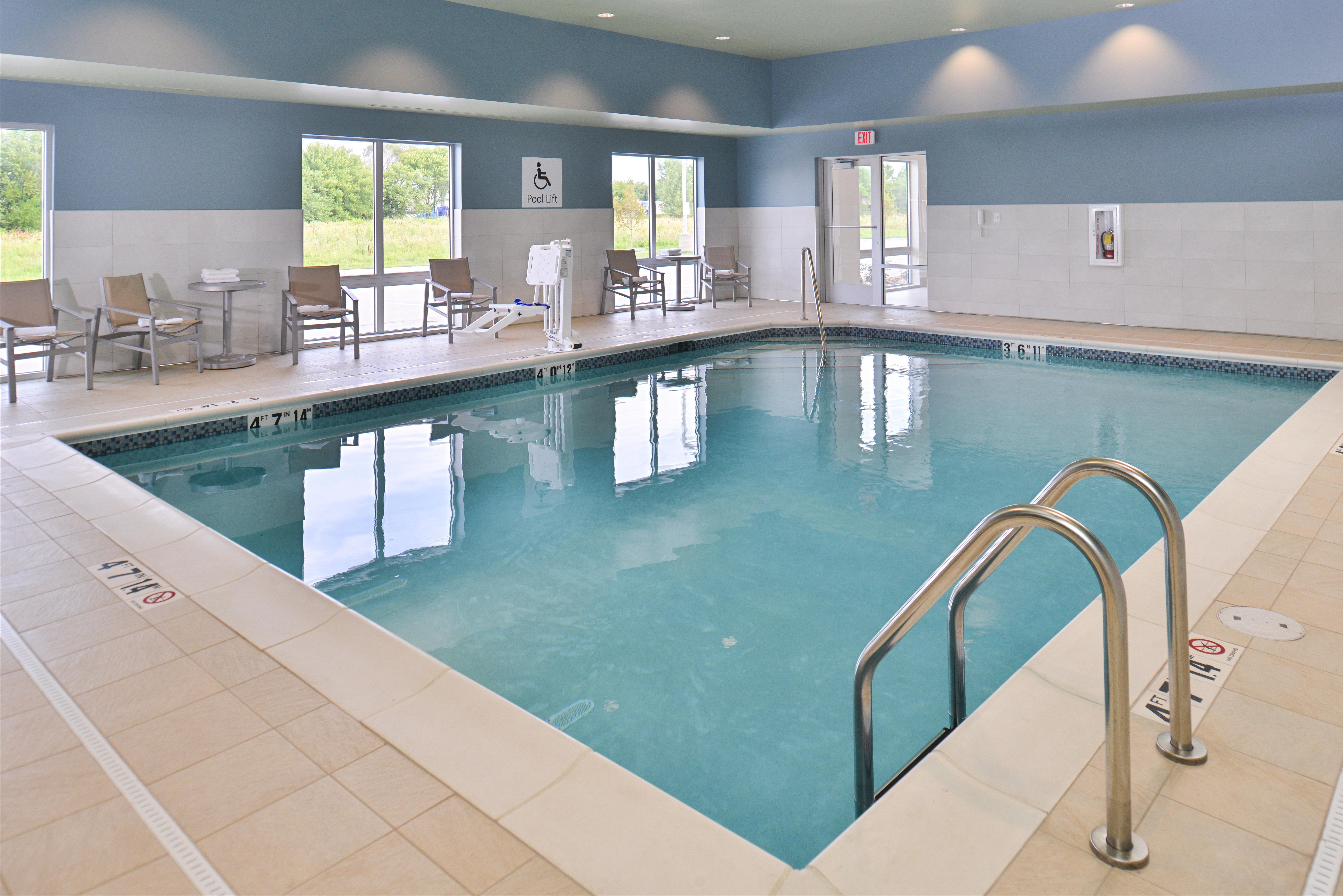 Express & Omaha Airport By Ihg Hotel Carter Lake
