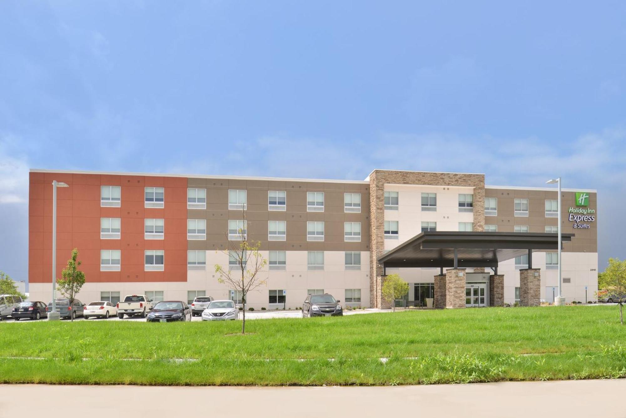 Express & Omaha Airport By Ihg 3*