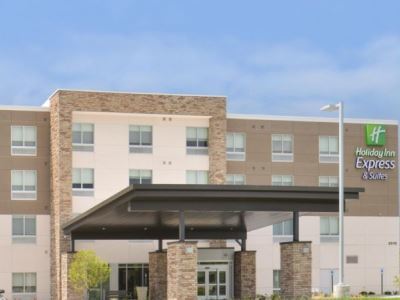 Express & Omaha Airport By Ihg Hotel 3*