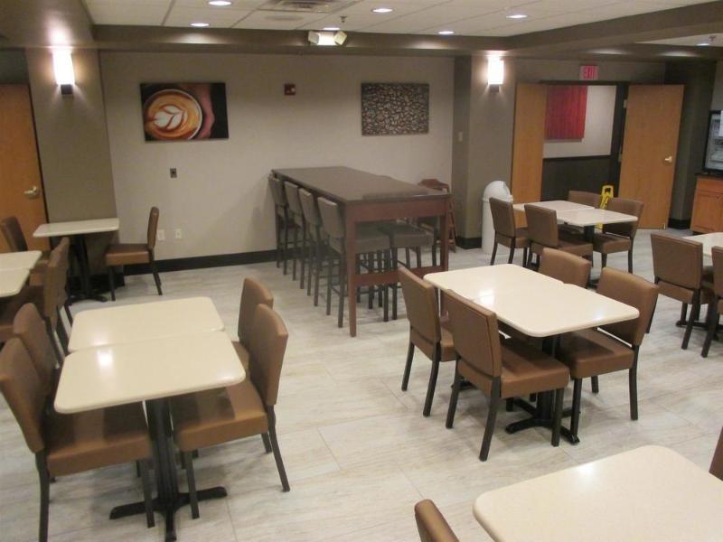 Hotel Express & Omaha Airport By Ihg 3*