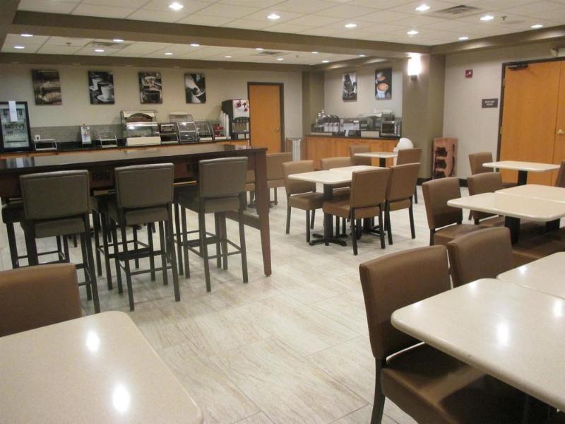 Hotel Express & Omaha Airport By Ihg 3*